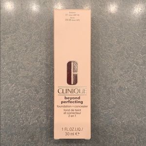 Clinique Beyond Perfecting Foundation + Concealer